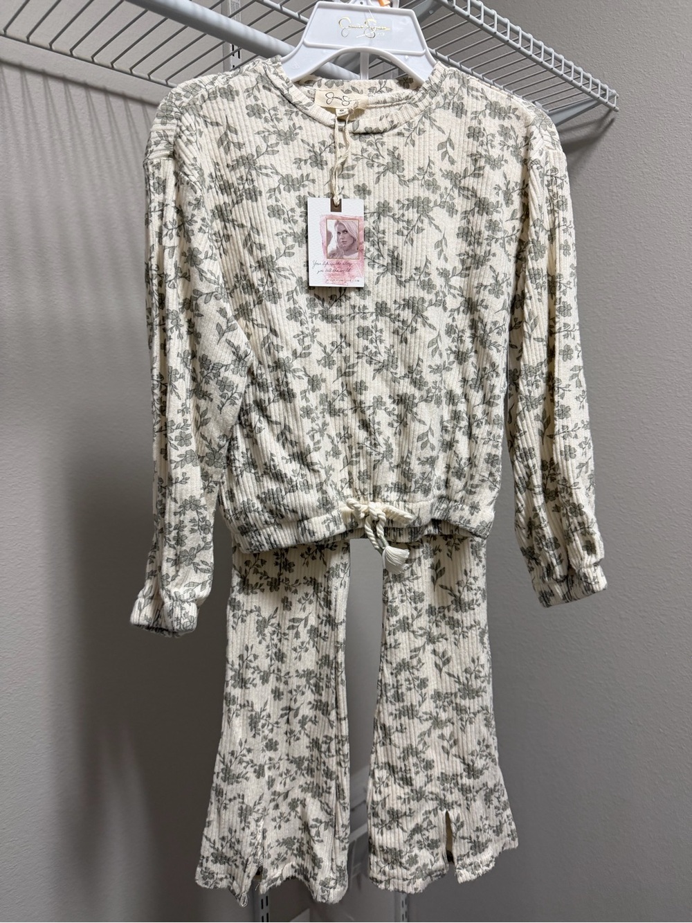 Jessica Simpson Cream Floral Ribbed Matching Set